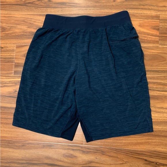 Lululemon T.H.E. Linerless Stripe Core, Blue/Black Short 9” - Men’s SIZE SMALL - Picture 3 of 14